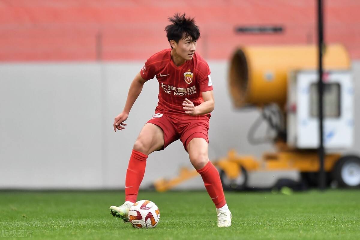 包含上海上港联赛表现出色，球队信心十足的词条