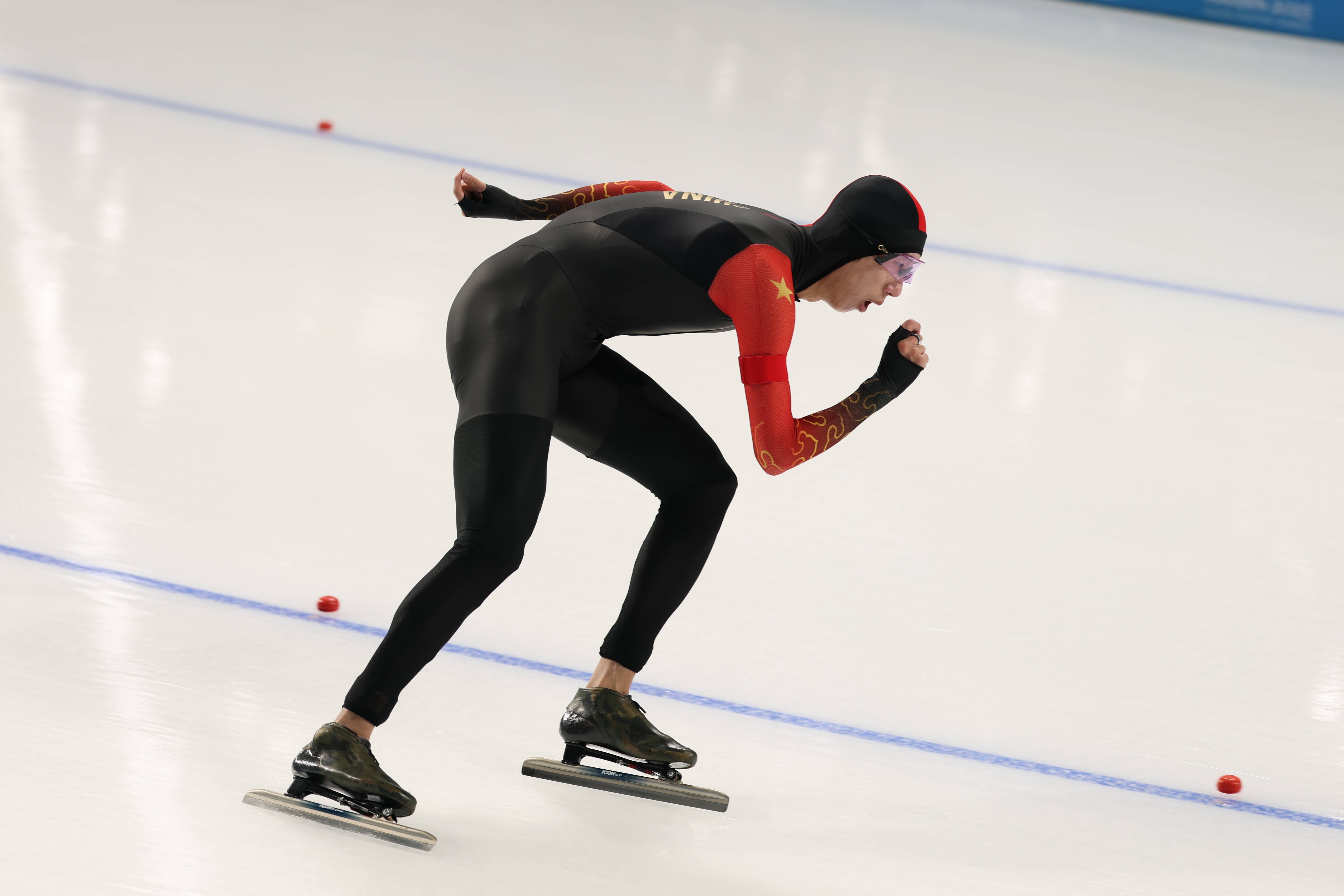 世俱杯改制-速度滑冰选手陈扬夺冠，金牌加冕