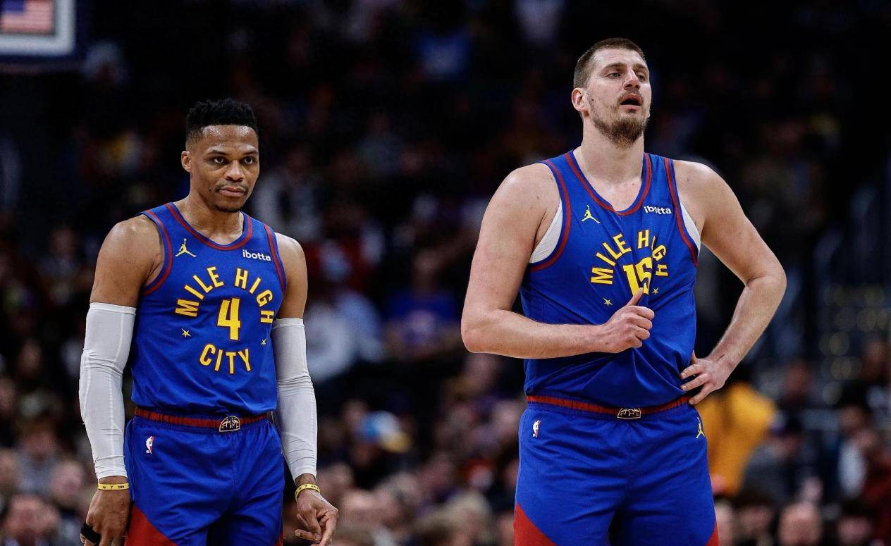 世俱杯时间-包含灰熊队惨败太阳，客场遭遇四连败的词条