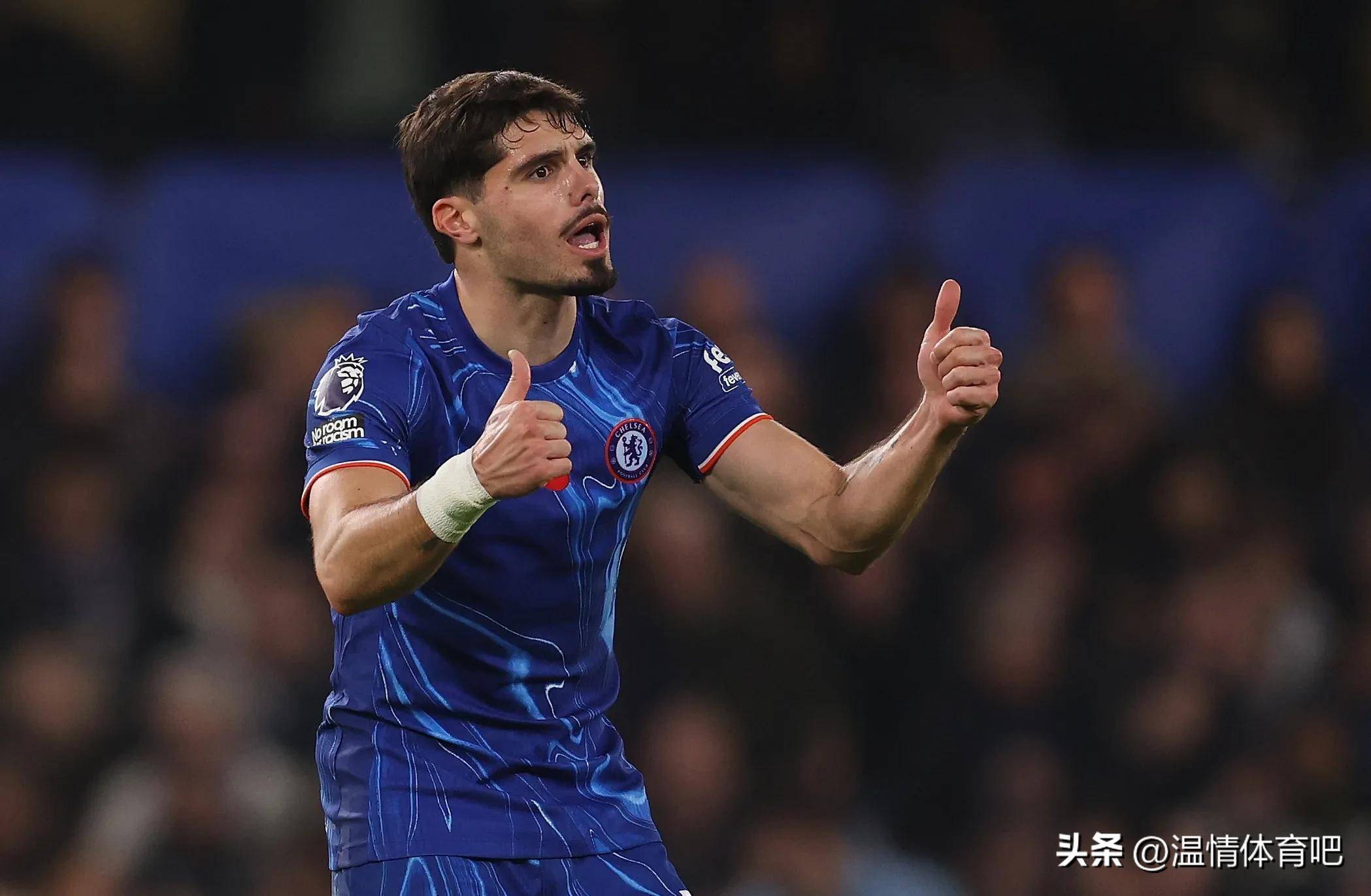 包含东道主队赛季表现不俗，多名球员崭露头角的词条