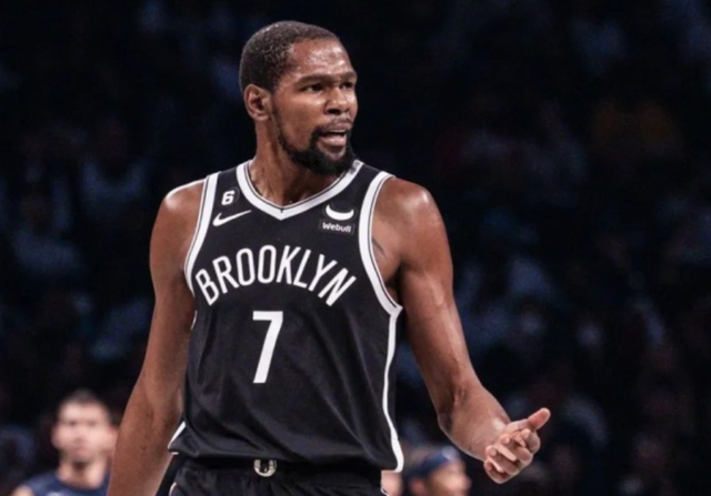 世俱杯参赛资格-篮网胜热火，杜兰特关键时刻发威