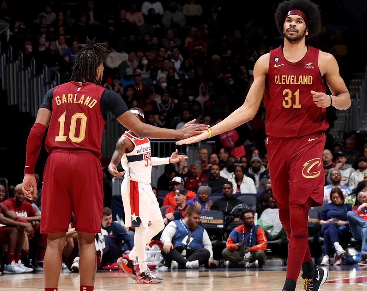 开拓者主场击败凯尔特人，利拉德进攻火力全开