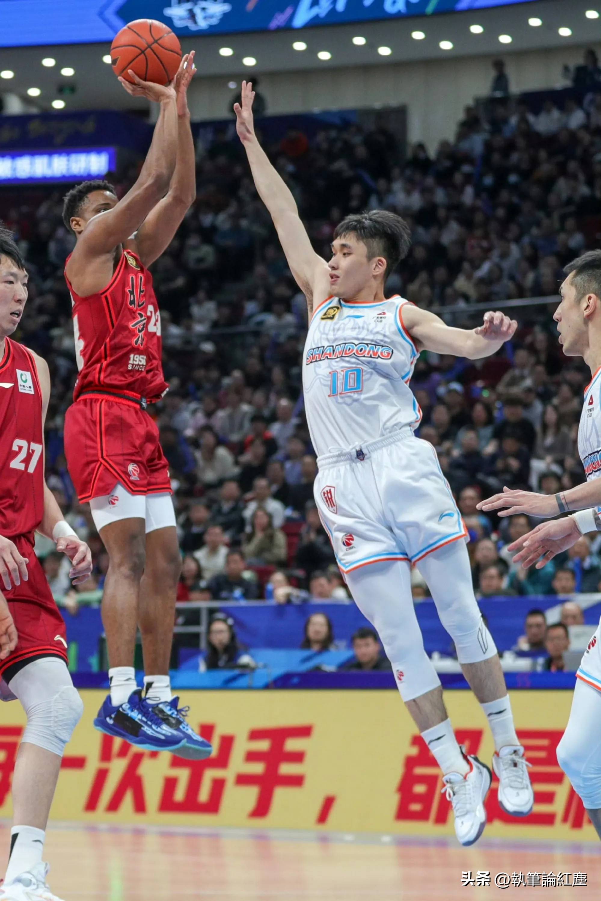 北京首钢凭借团队合作，战胜对手