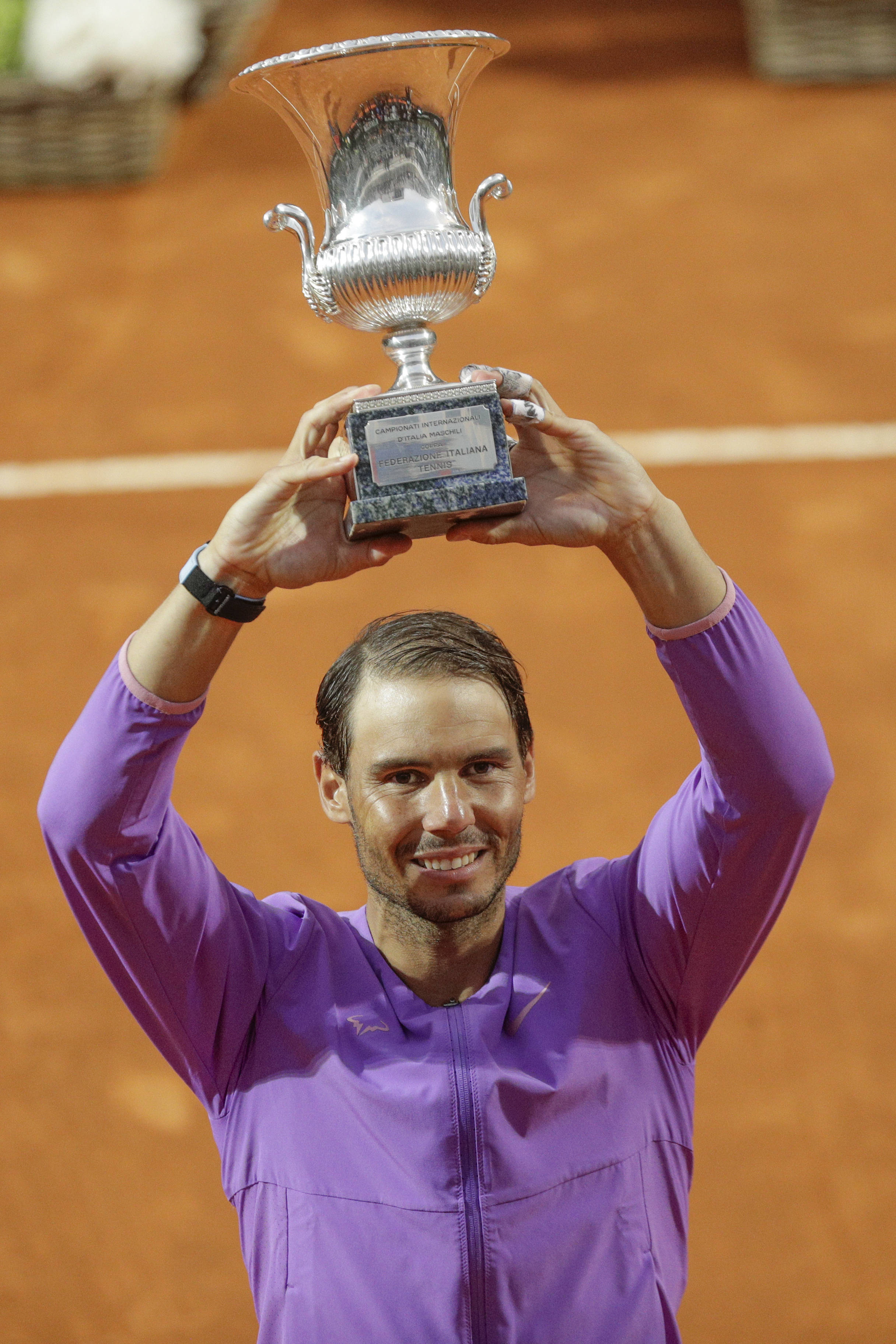 欧洲预选赛新秀惊艳亮相，球场充满朝气的简单介绍