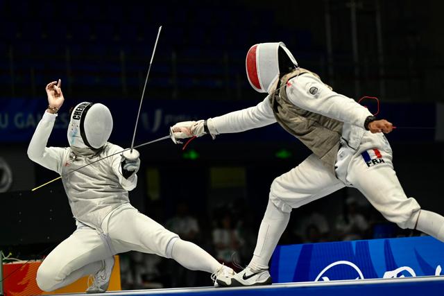 世俱杯官网-突然暴发！选手奋力击退对手获得击剑金牌的简单介绍