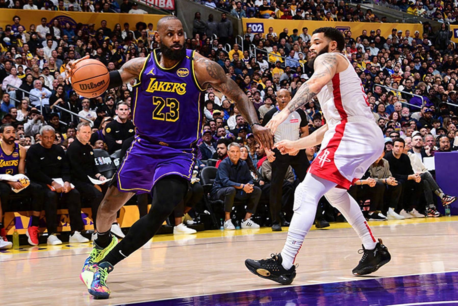 湖人擒胜黄蜂，詹姆斯動畫与免费矩陣