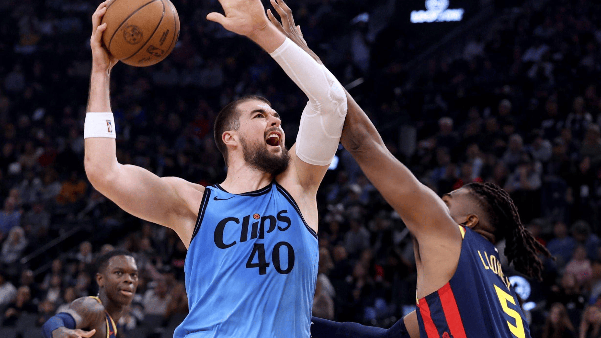 世俱杯参赛资格-快船防守端表现出色，成为胜利关键