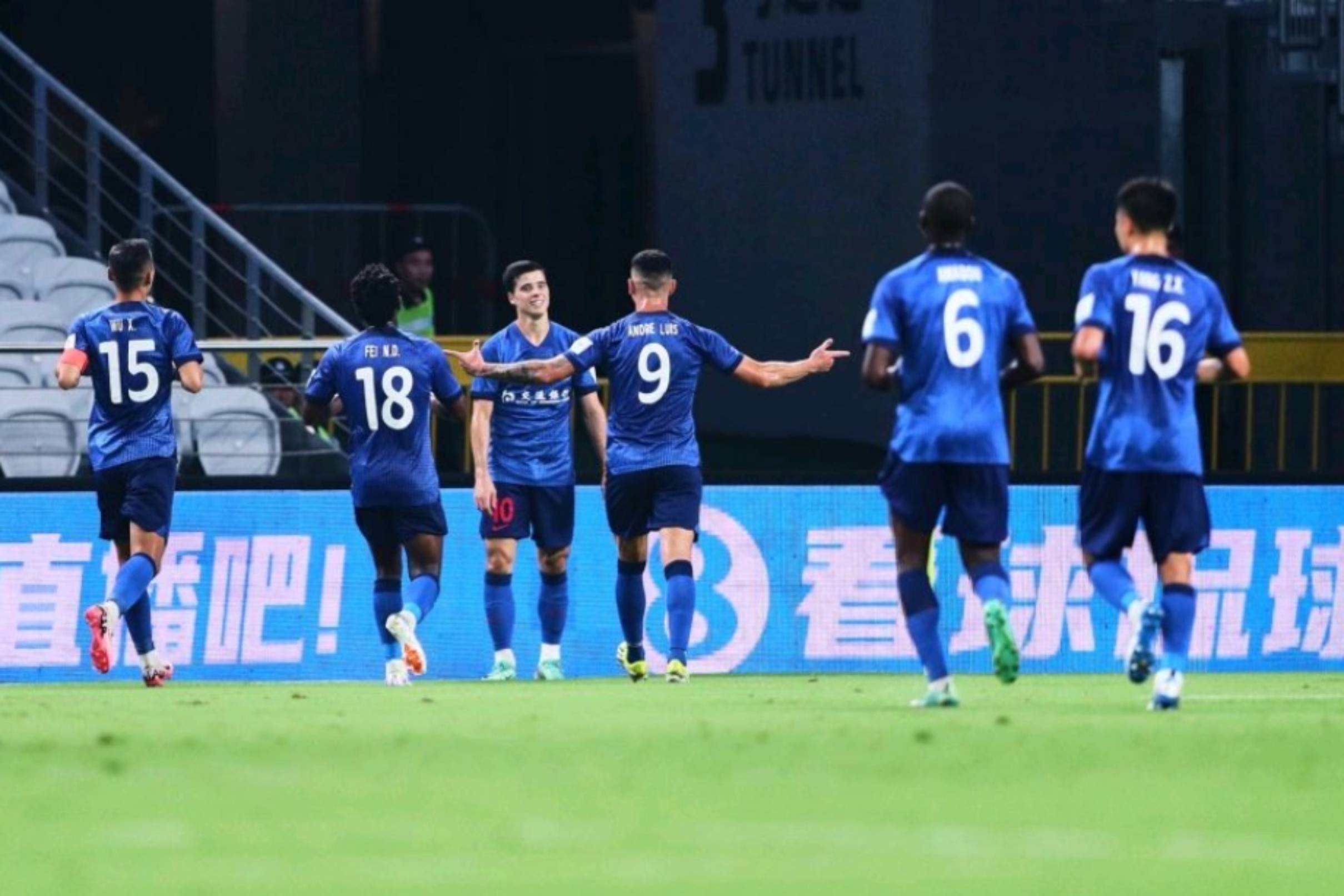 上海海港主场告捷，继续主场不败