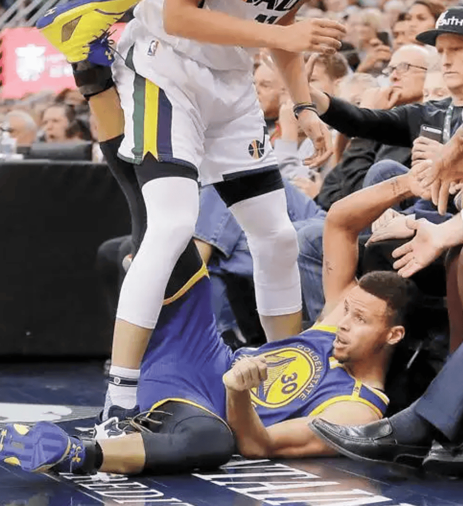 世俱杯决赛-国际篮坛巨星遭遇致命伤病！库里肩膀受伤恐将缺席季后赛