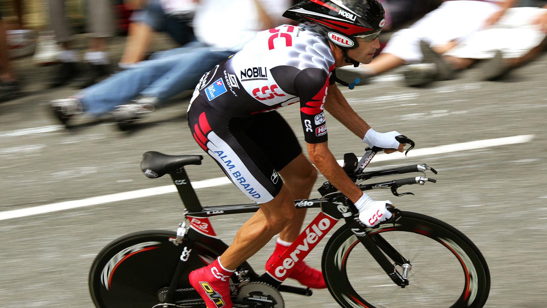 世俱杯时间-当篮网鏖战北京队,平行宇宙中浓眉哥的跨时空对决